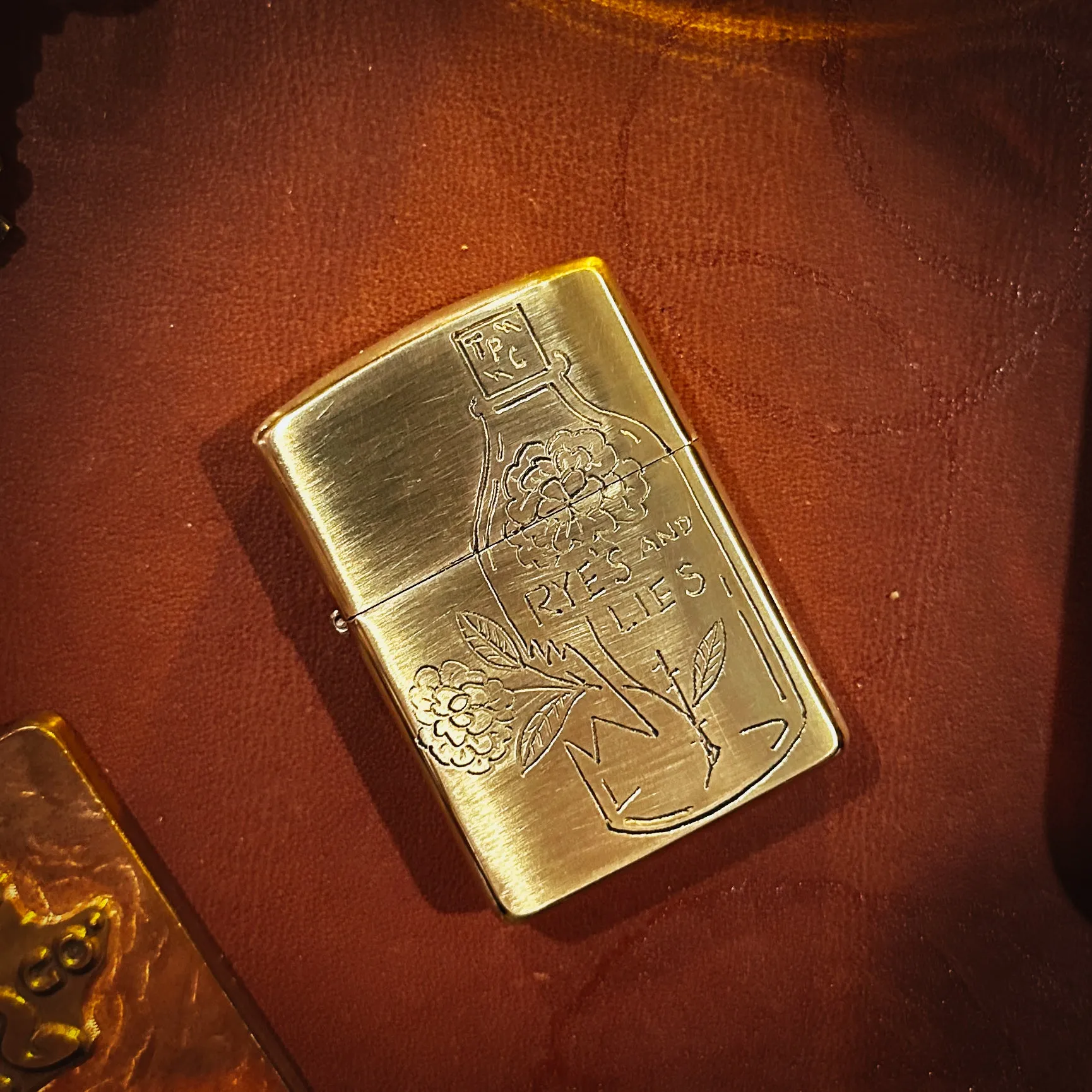 BROOKHAYL x POPULESS - Limited Hand-Engraved Zippo - 012 - Armor Brushed Brass