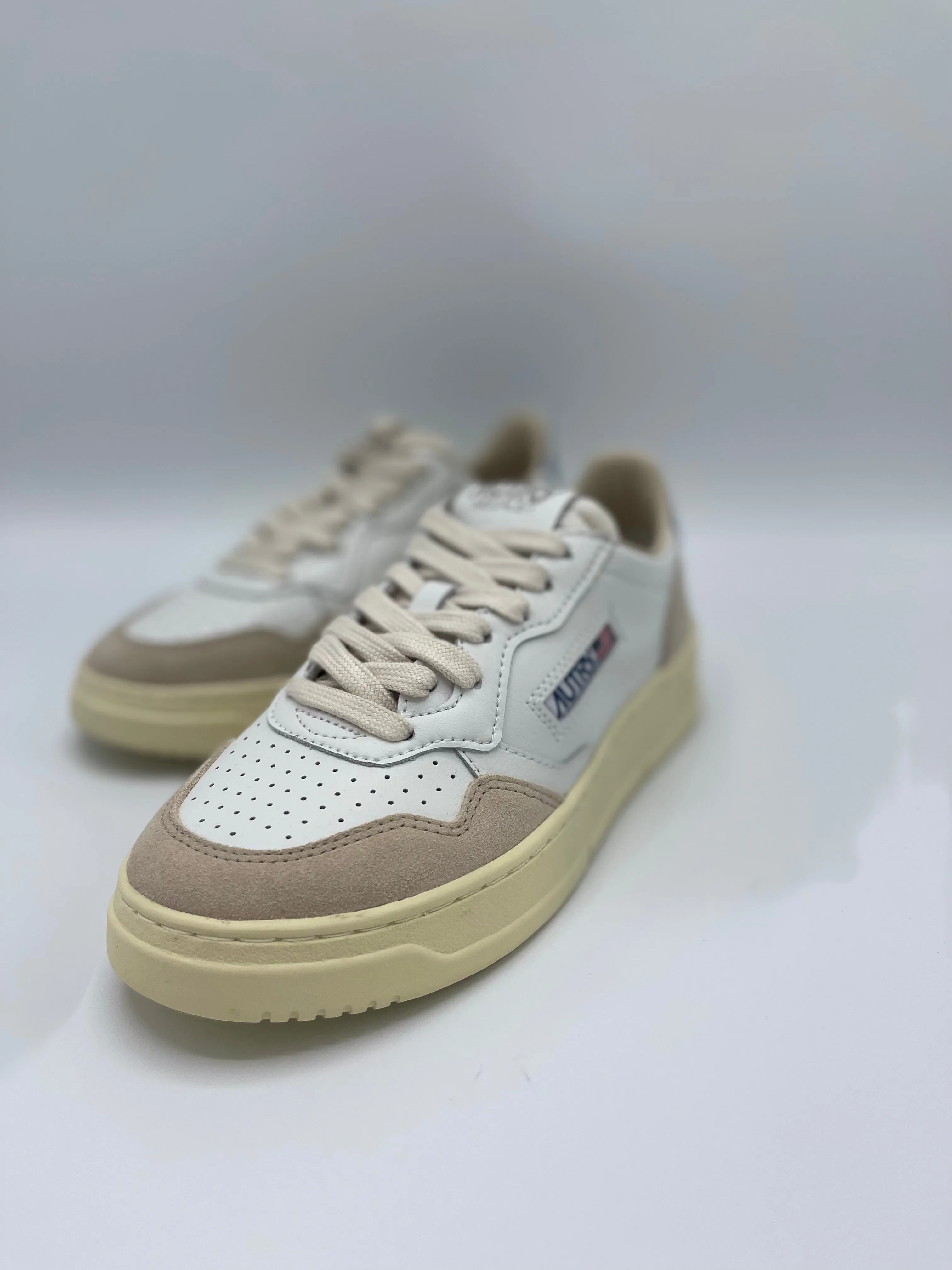 MEDALIST SUEDE NIAGARA SNEAKER - AUTRY