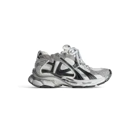      Men's Runner Sneaker in Grey/white/black 