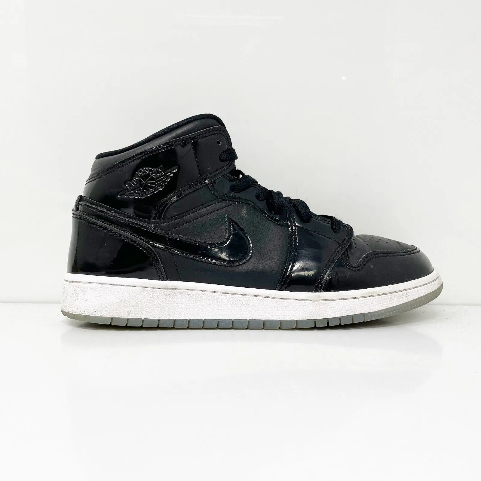 Nike Boys Air Jordan 1 Mid SE DV1337-004 Black Basketball Shoes Sneakers Sz 7Y