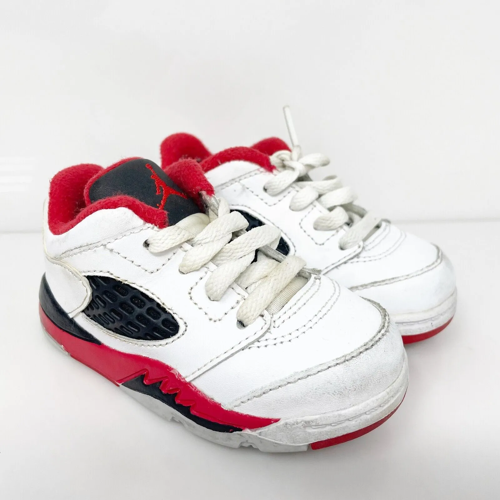 Nike Boys Air Jordan 5 314340-101 White Basketball Shoes Sneakers Size 5C