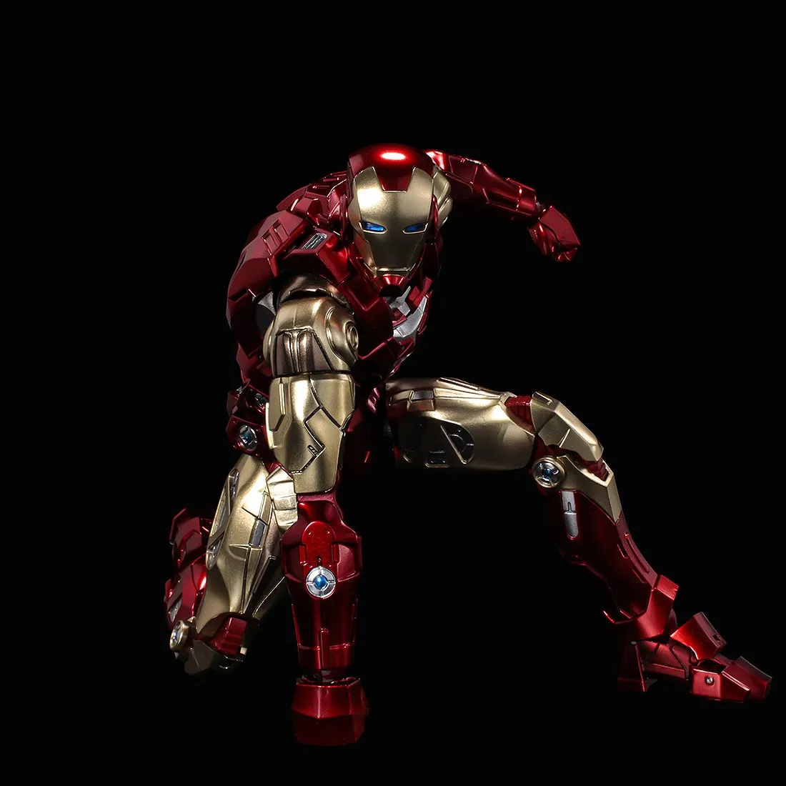 Sentinel Fighting Armor Marvel Iron Man Figure (red)