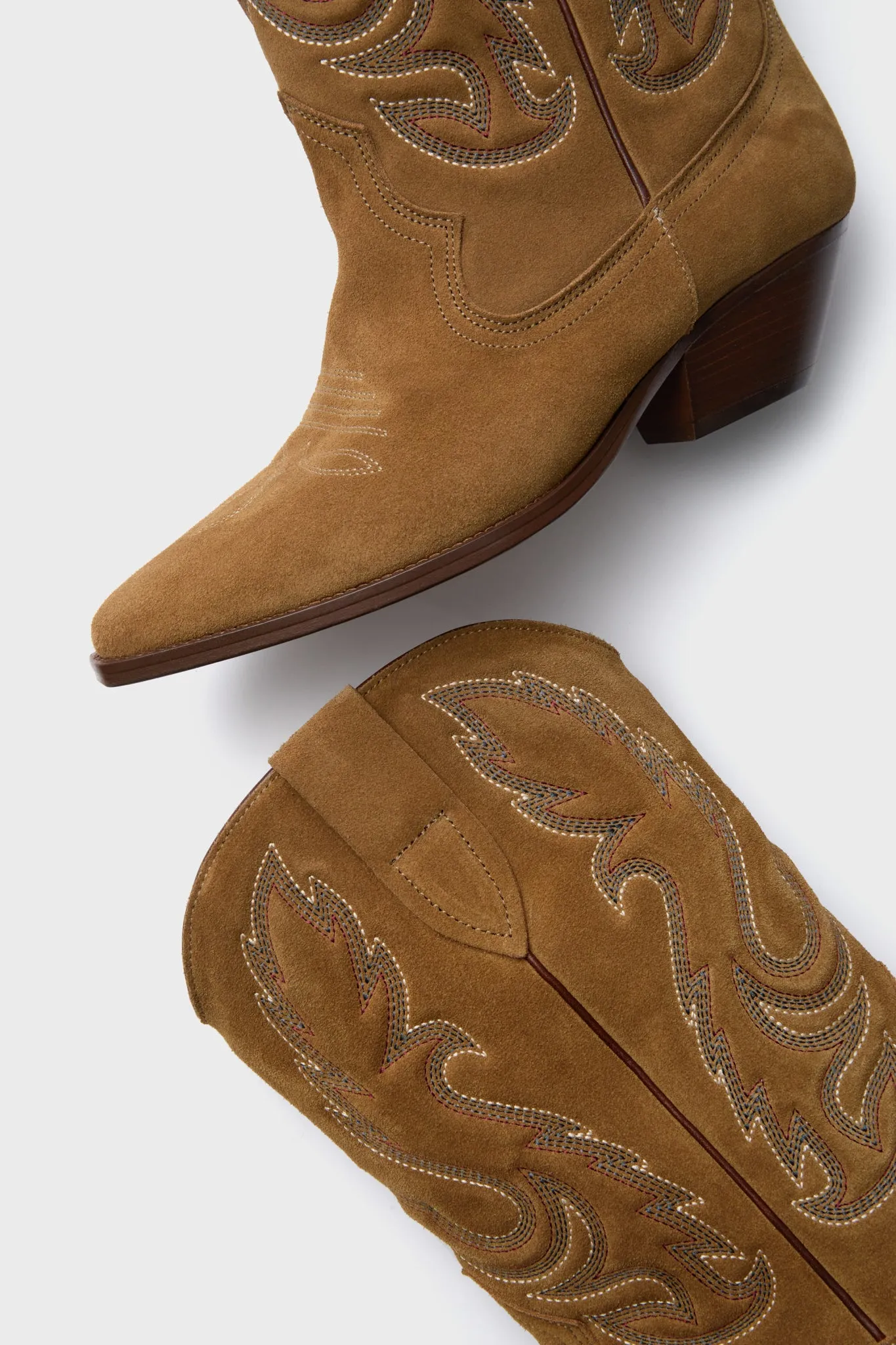 Sepia Embroidered Duerto Boots